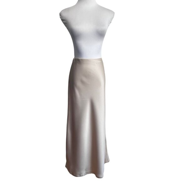 NWT HOUSE OF HARLOW 1960 CHAMPAGNE SATIN LACE TRIM SLIP SKIRT - Picture 1 of 8